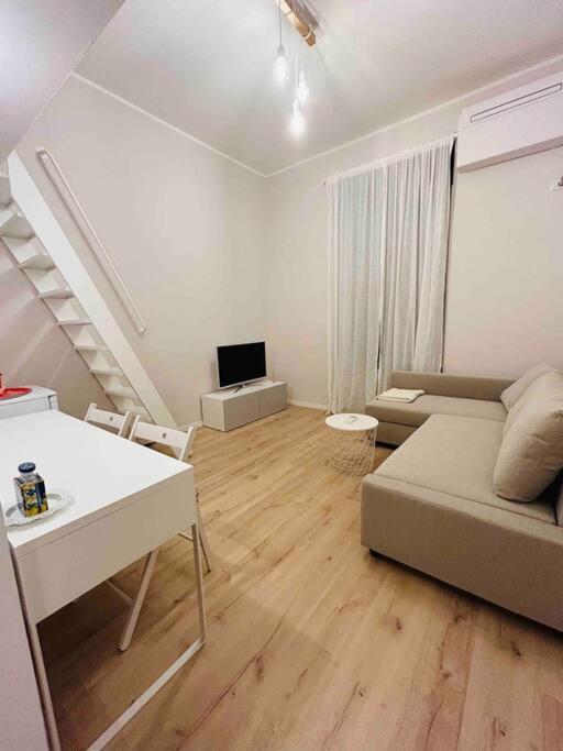 Studio Apartment Near Bocconi Milánó Kültér fotó