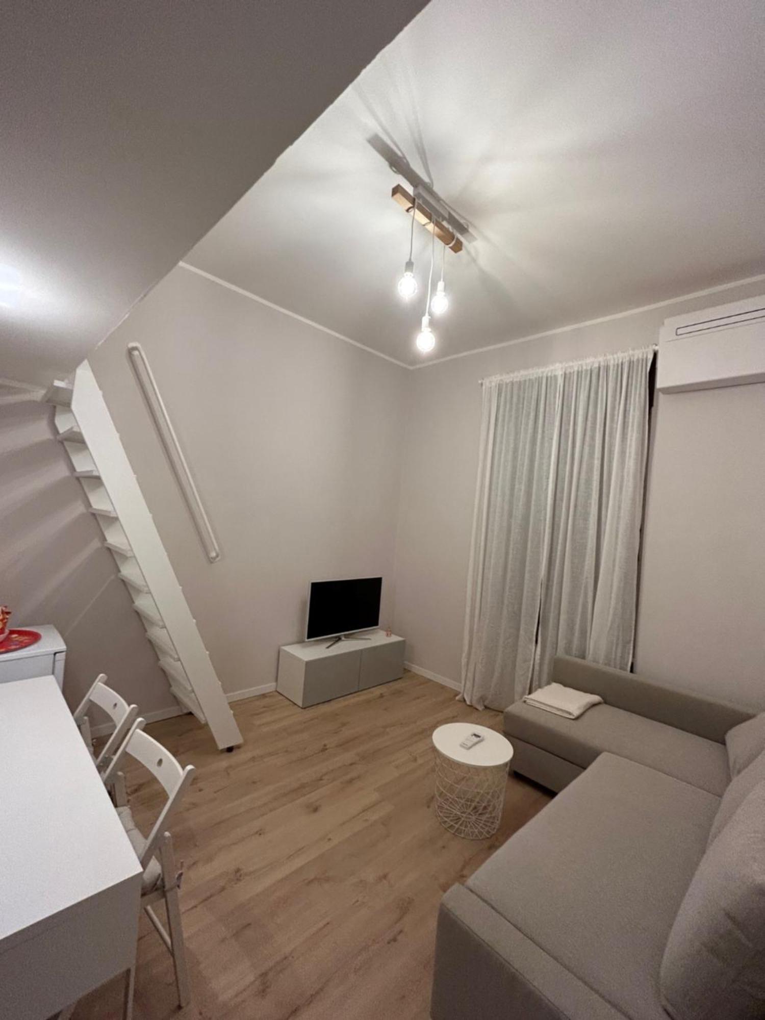 Studio Apartment Near Bocconi Milánó Kültér fotó
