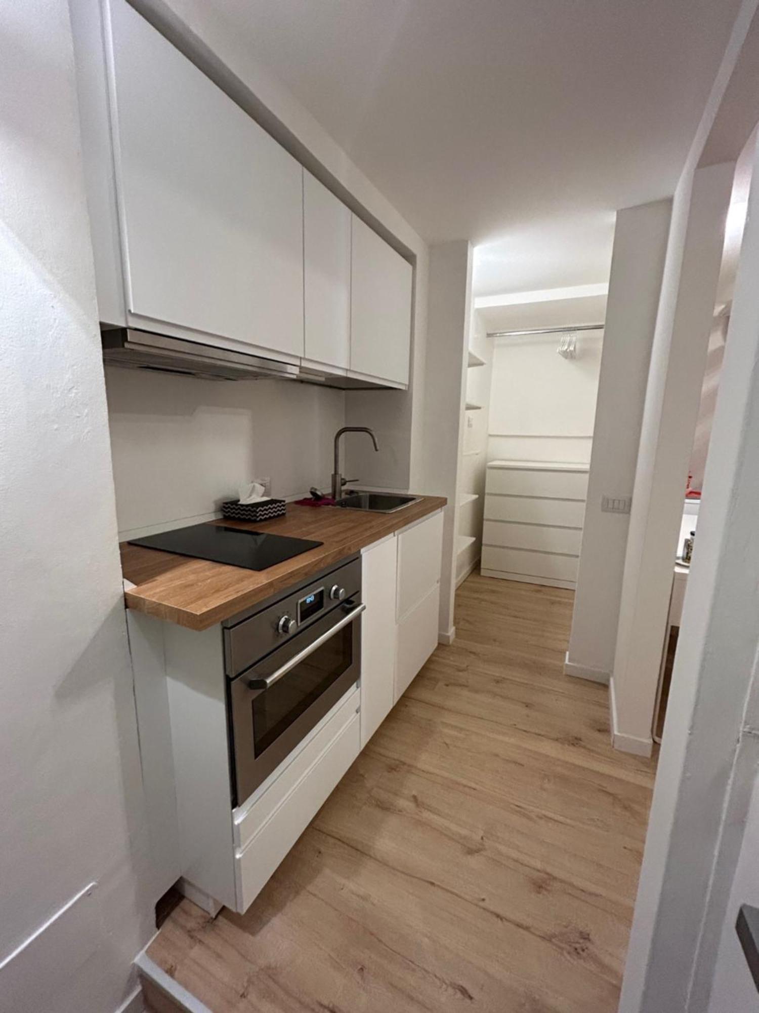 Studio Apartment Near Bocconi Milánó Kültér fotó
